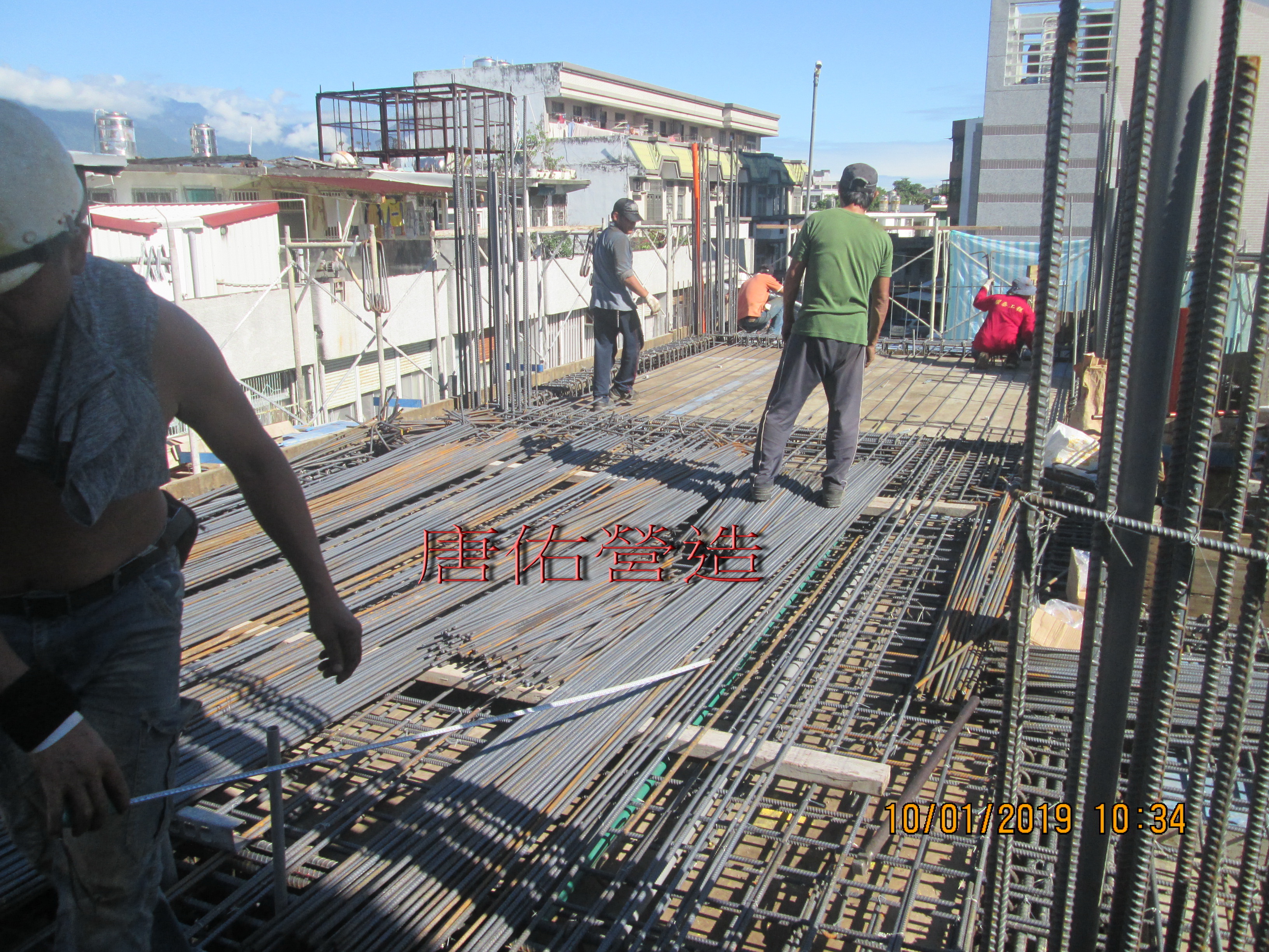 2樓頂板鋼筋綁紮