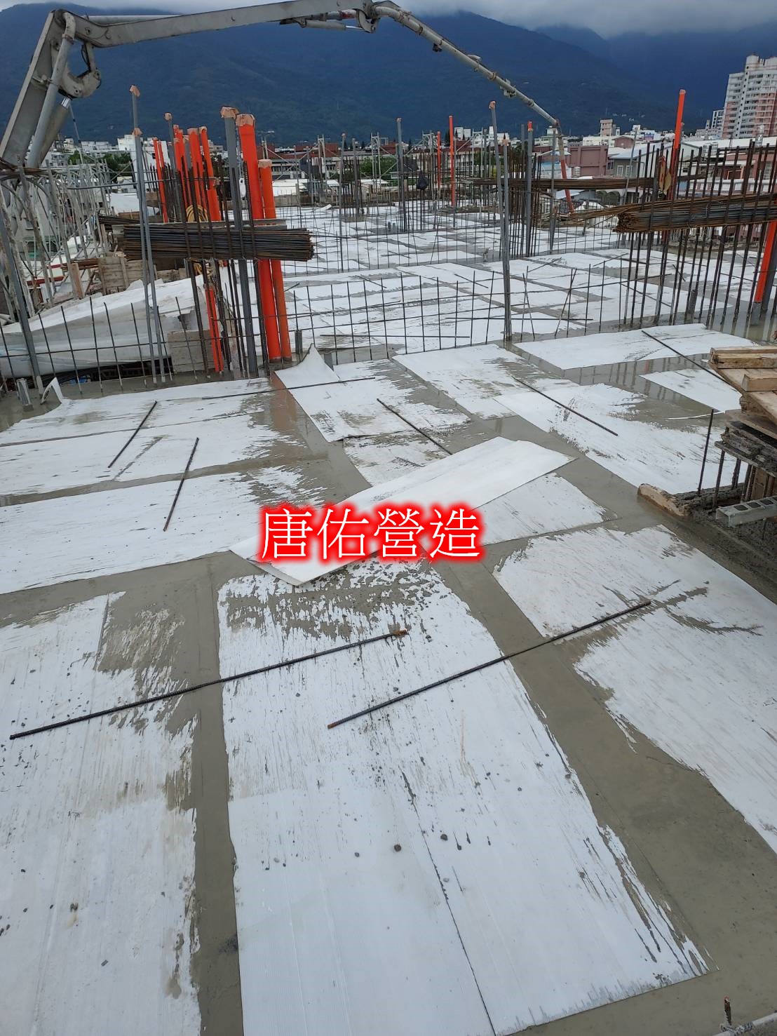 3樓灌漿工程及保護板鋪設