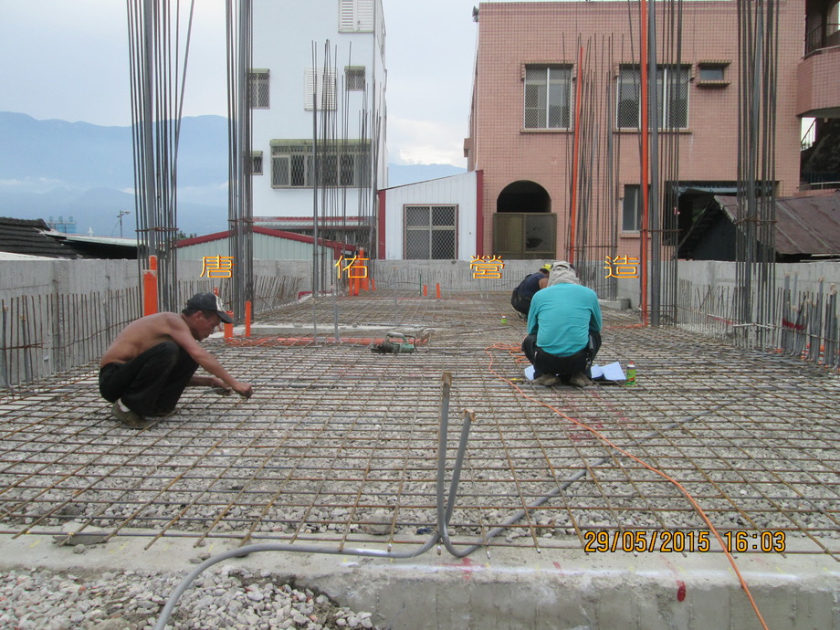 1樓底板鋼筋綁紮
