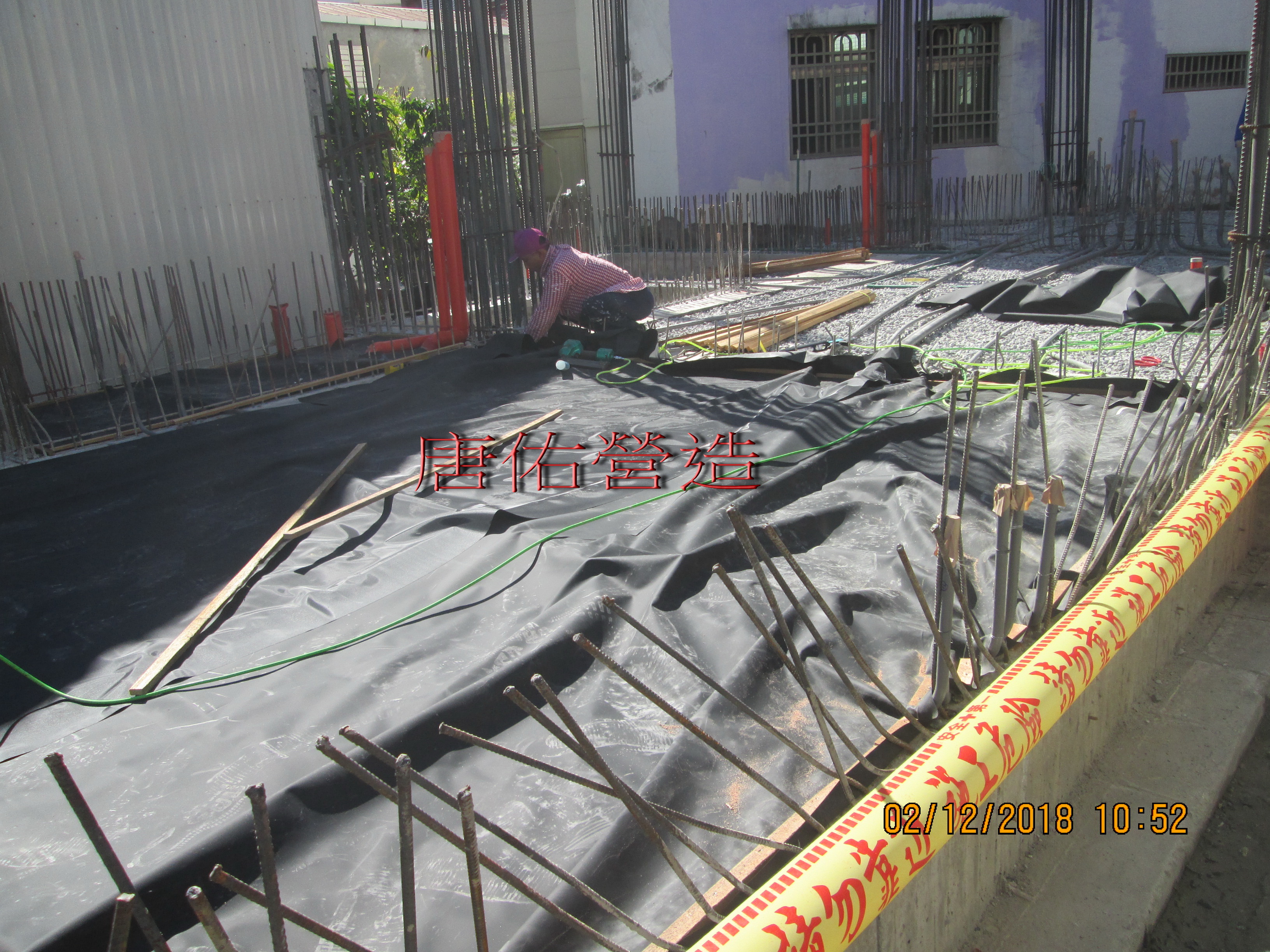 地坪防潮布施作