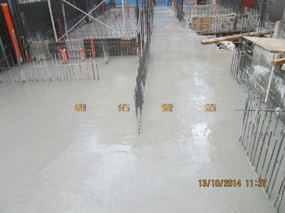 三樓底版灌漿完成