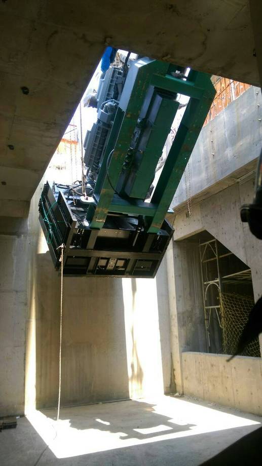 2OOOK發電机吊裝，搬運，定位固定完成