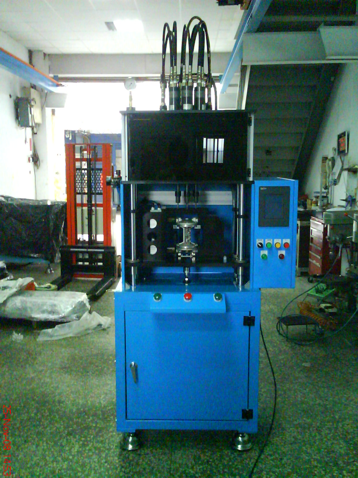 六軸螺絲機(油輪式)