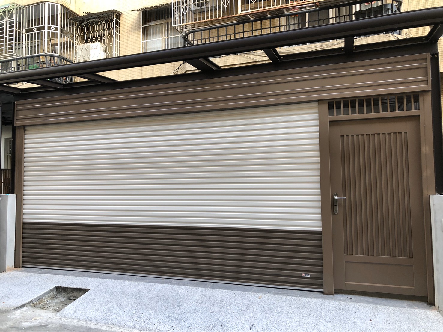 鐵捲門、大小門