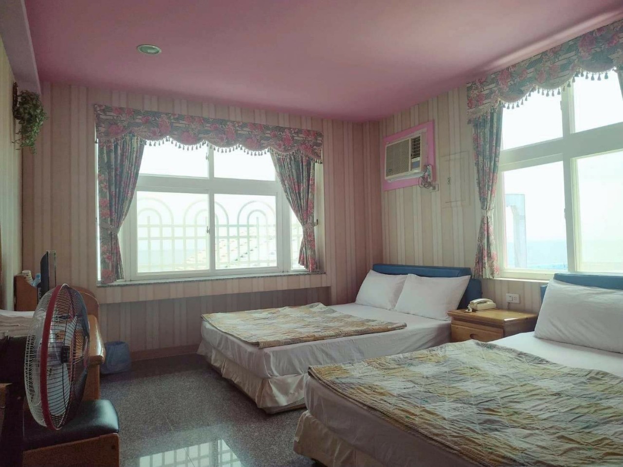 小琉球賢濱民宿-海景四人房