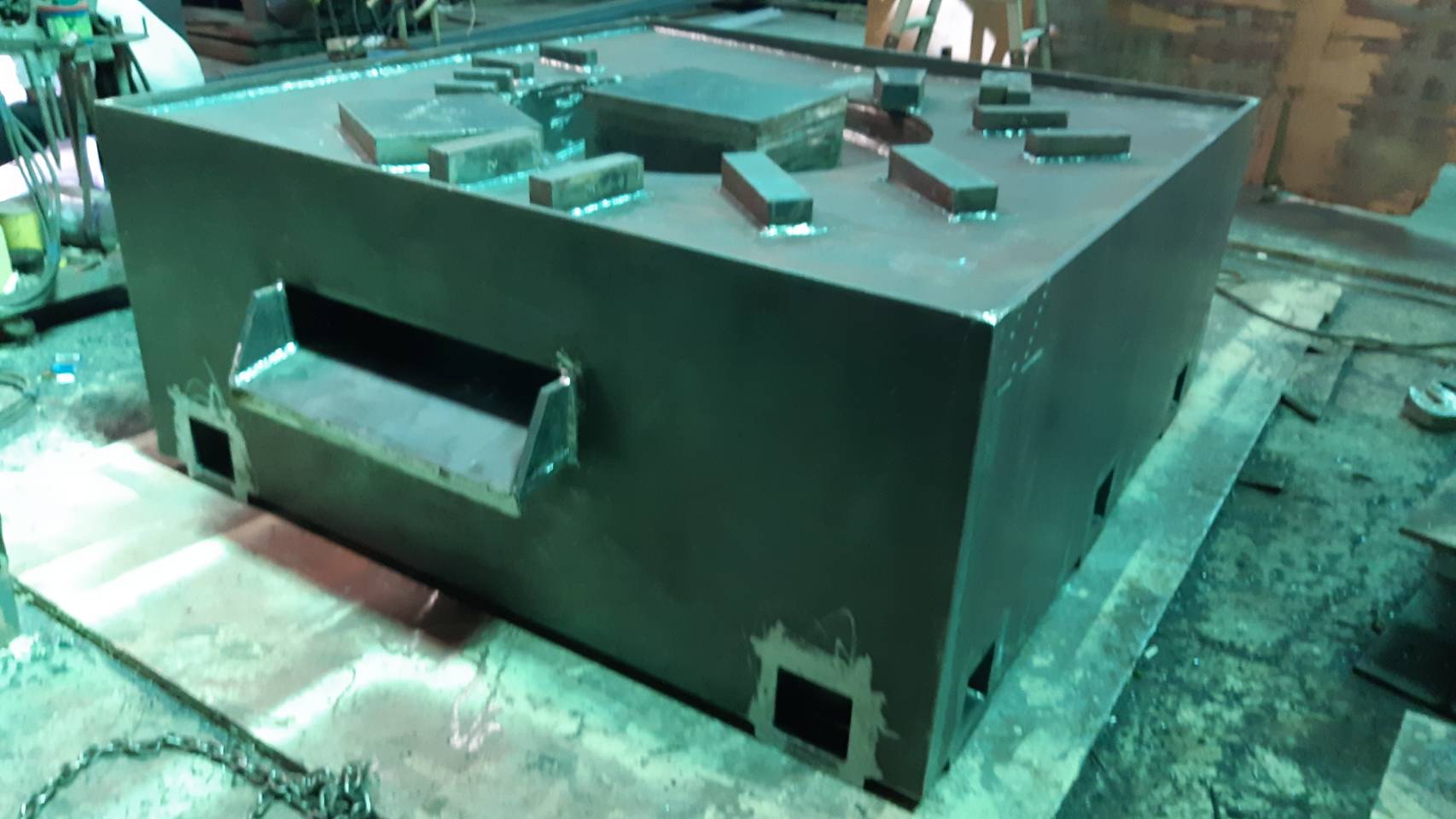 客戶要求客製化焊接機台9