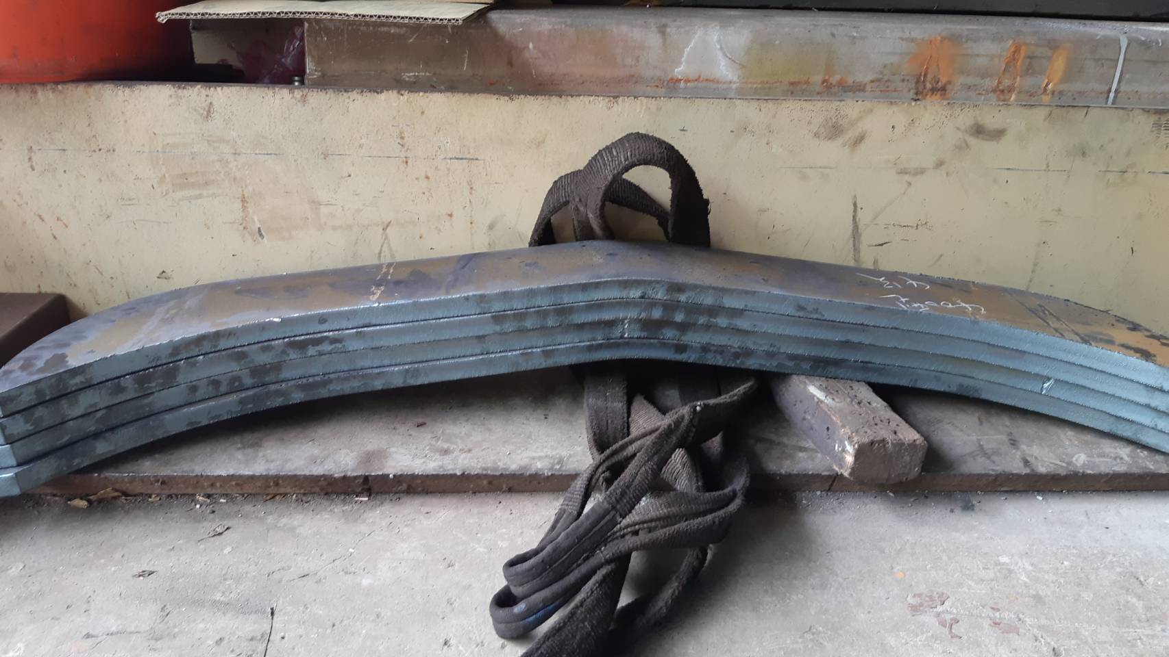 客戶要求客製化鐵板厚度25m~折角度