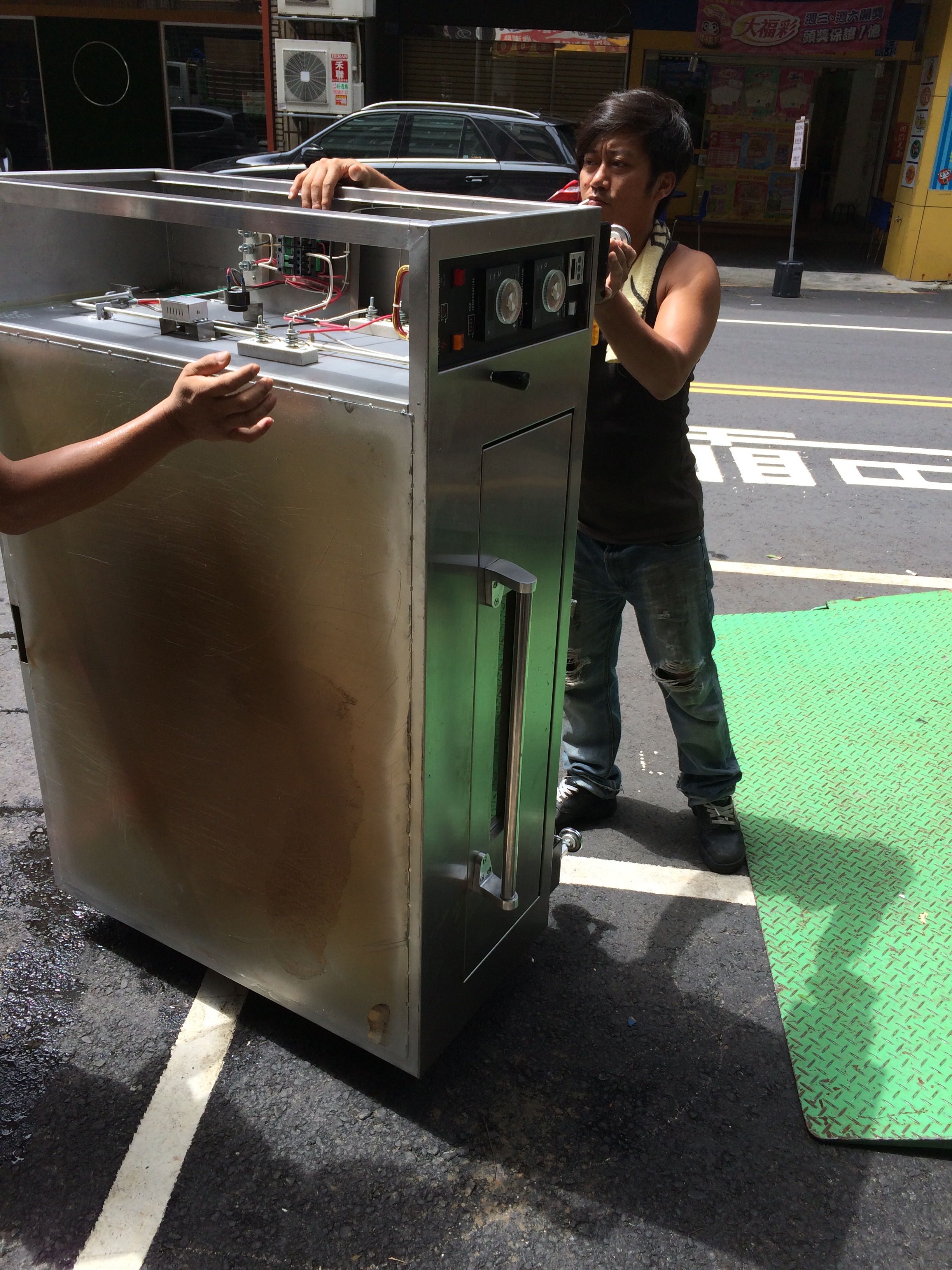三層烤箱大型烤箱-餐廳吊車搬遷
