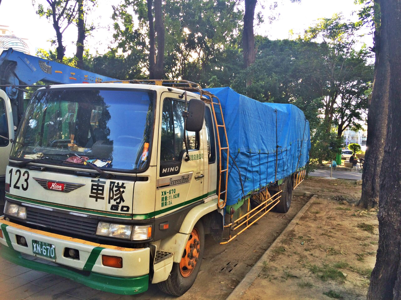 中小企業搬遷-專業帆布遮蓋