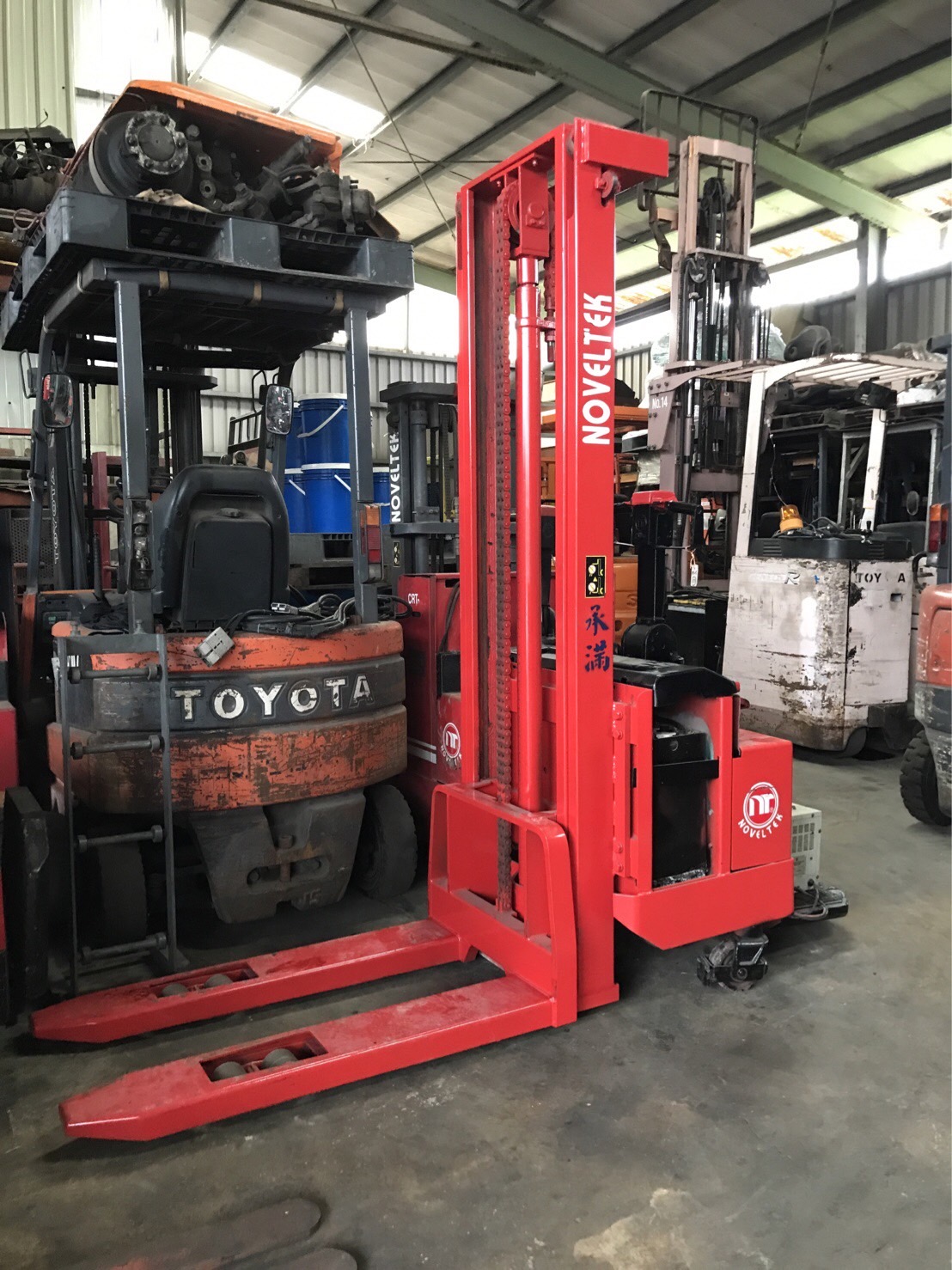 恆智1.5噸自走堆高機