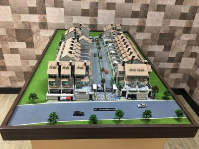 誠皇建設有限公司-undefined