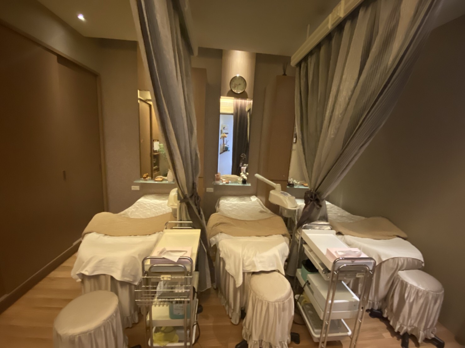 純美百貨護膚空間