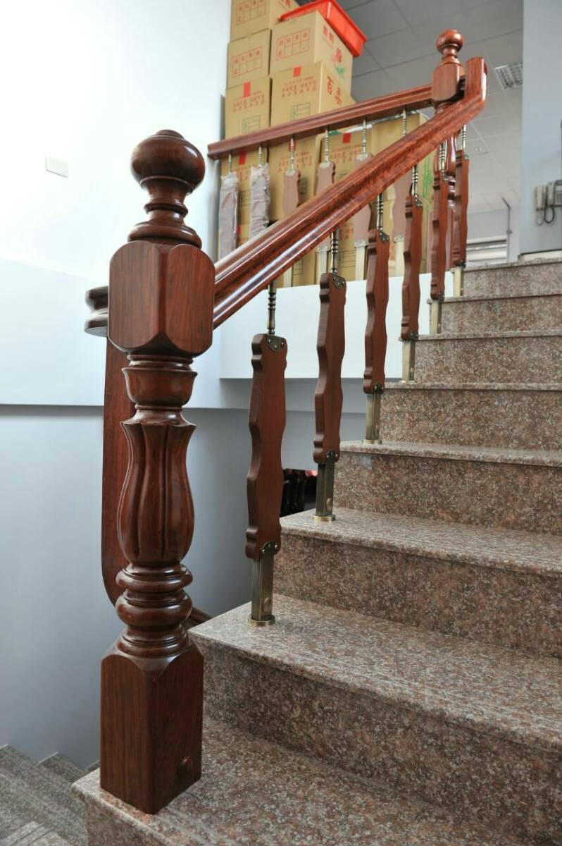高雄樓梯扶手