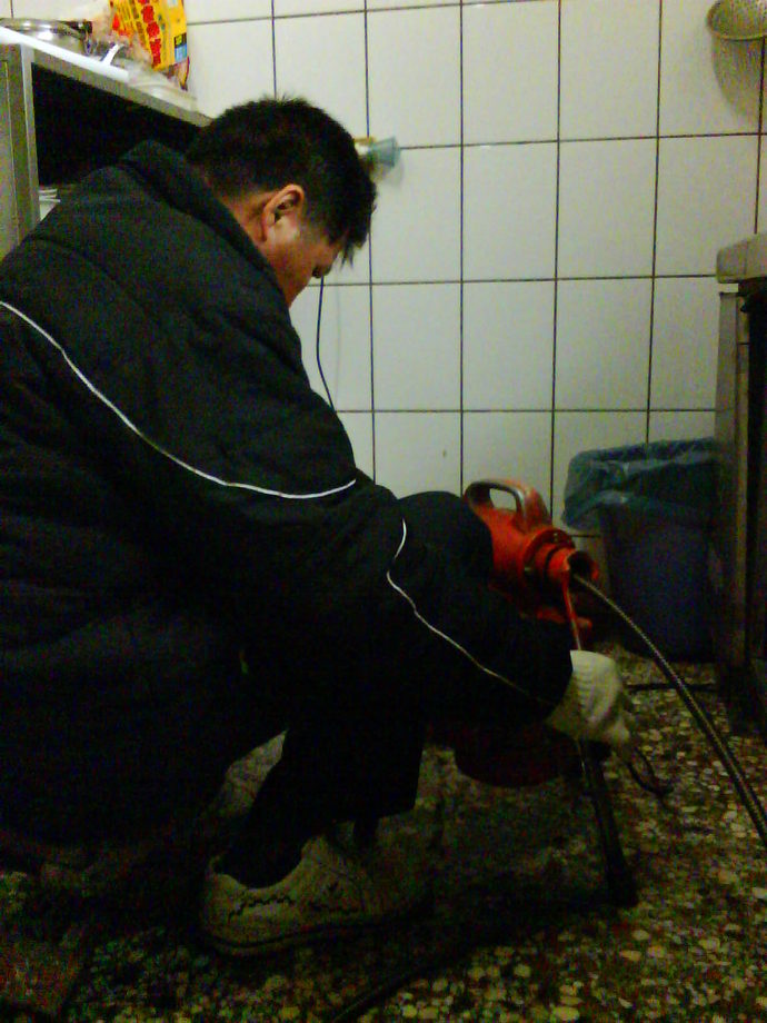 佑升衛生工程行-抽化糞池