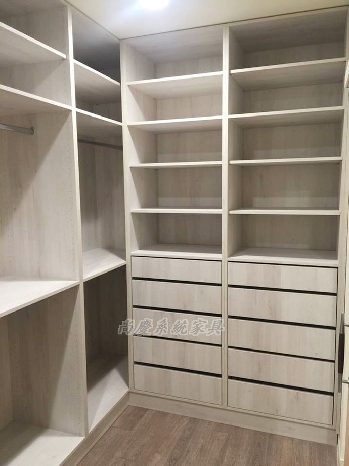 更衣室系統櫃案一