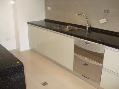 廚房烘碗機下櫃