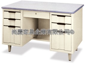 鋼製4.5尺港輪桌(附玻璃)