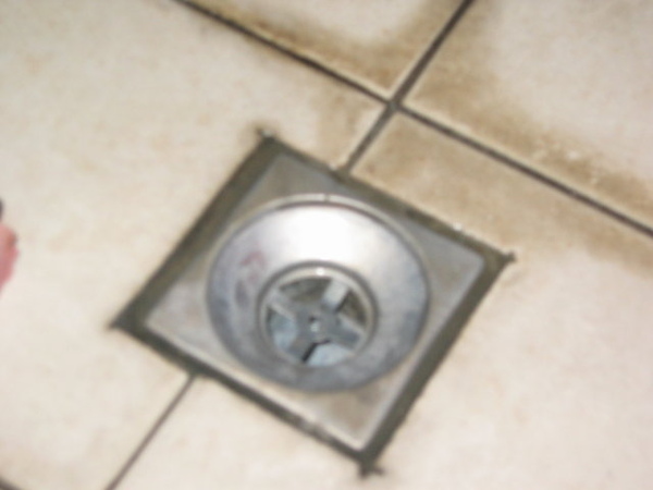 陽台排水管不通別擔心-三三衛生清潔社