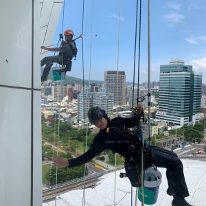 社區華廈大樓公寓外牆清洗-雅客精工有限公司-建築物清洗