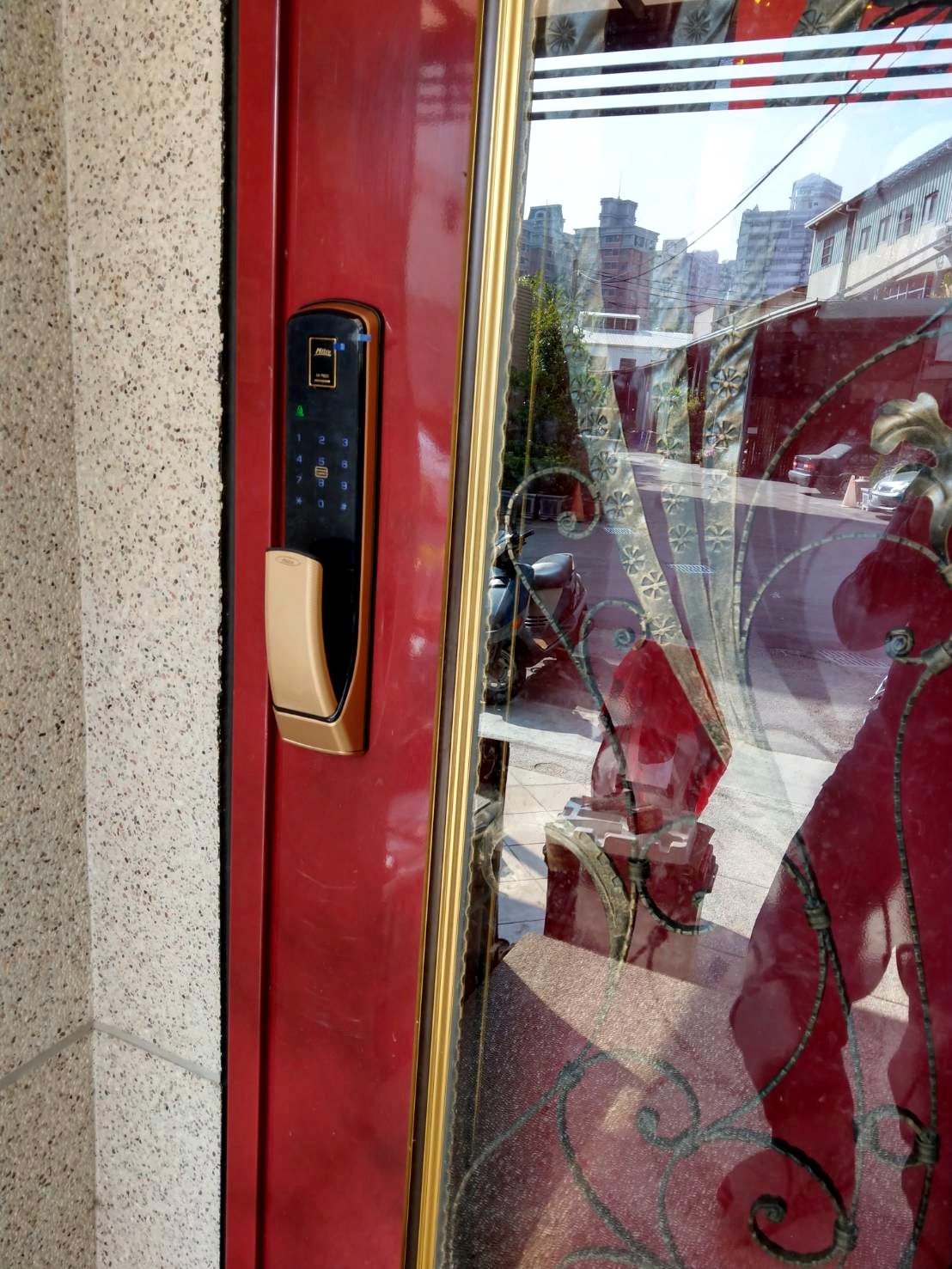 台中電子鎖安裝/台中電子鎖開配鎖3