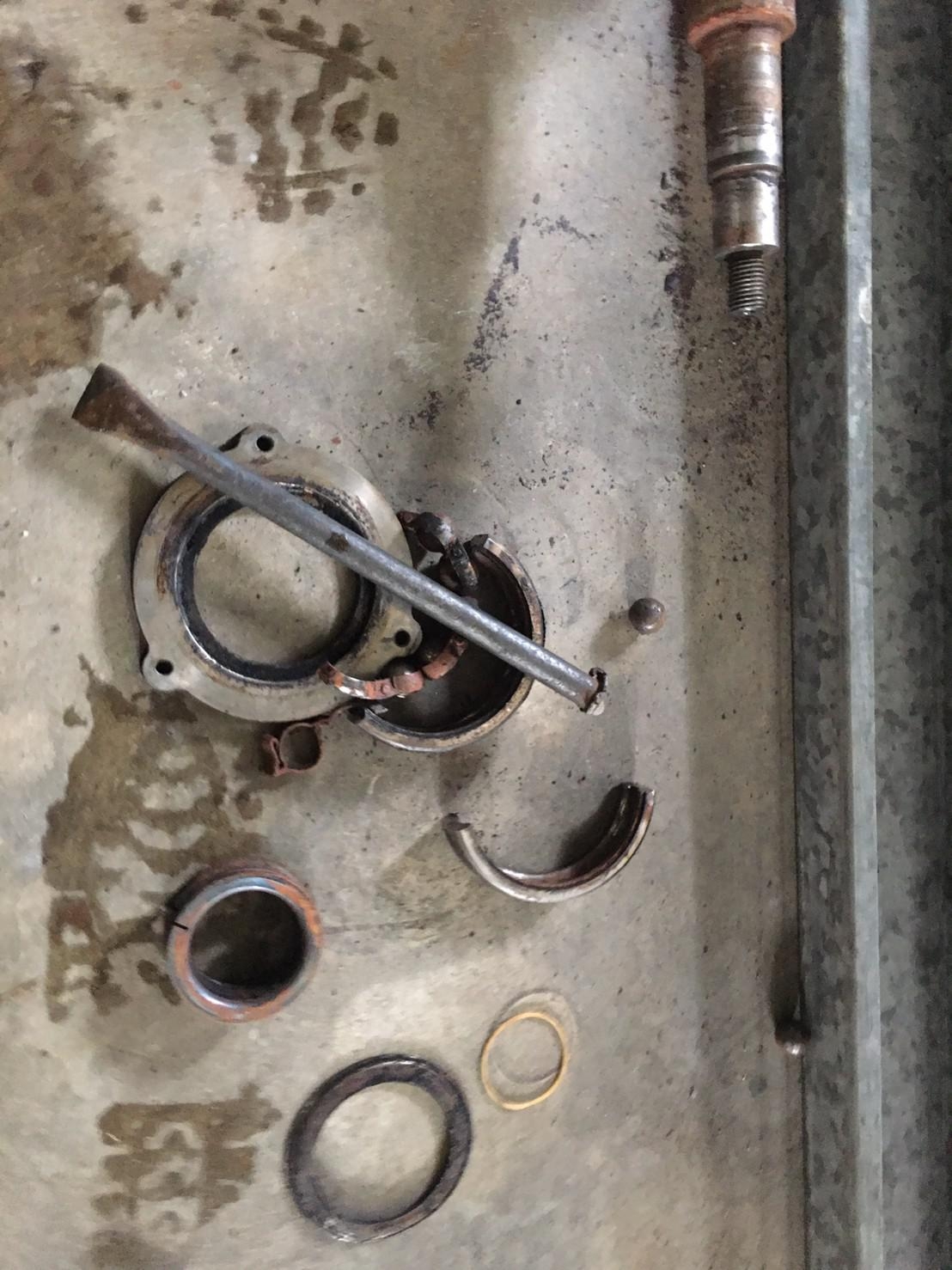 15HP4P同軸渦流泵浦(更換機械軸封及軸承)-前端軸承破裂