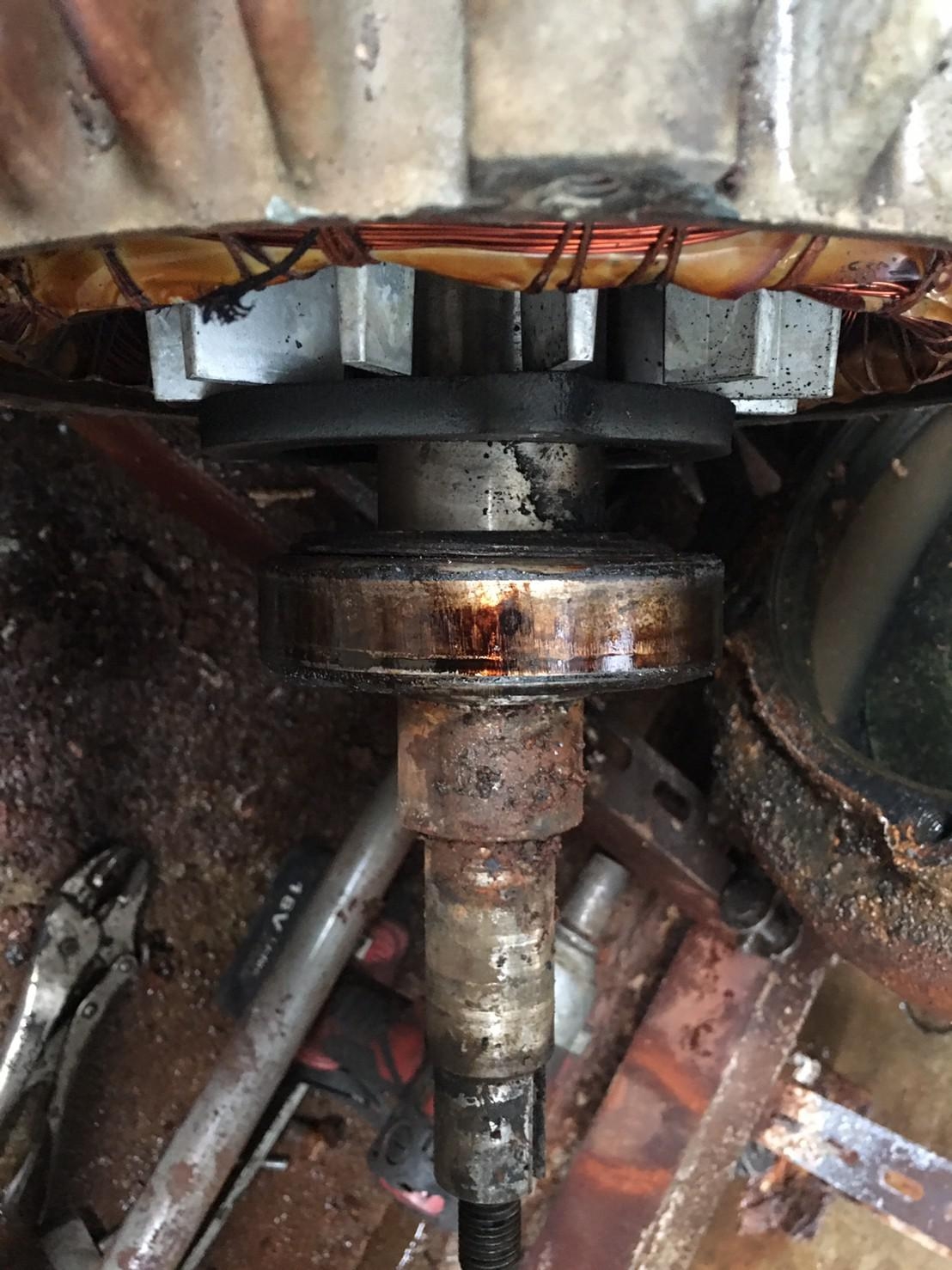 15HP4P同軸渦流泵浦(更換機械軸封及軸承)-前端軸承破裂