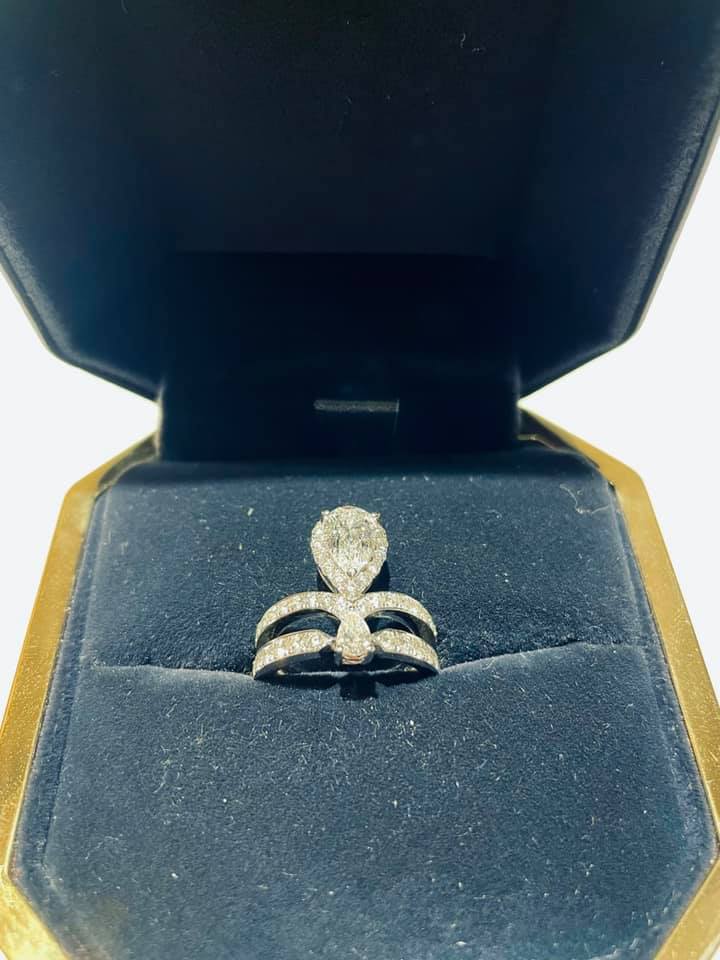 GIA認證,輝煌梨形1克拉鑽戒2