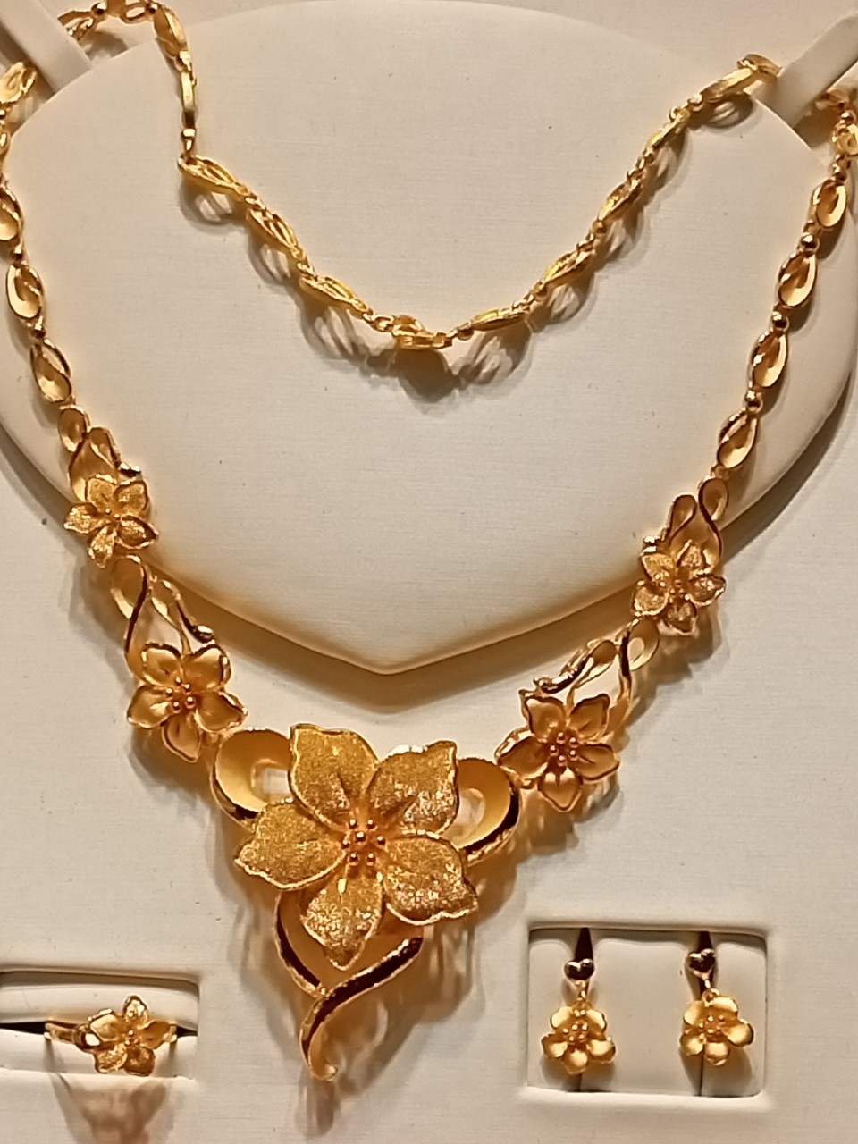 黃金鑽石借款-590金泰當舖提供板橋黃金鑽石借款,樹林機車借款,公營當舖,新北市黃金鑽石借款,台北市黃金借款,24小時當舖,假日當舖,新北市機車借款,台北市黃金借款,三重黃金借款,樹林黃金借款,板橋黃金借款,土城黃金典當借款,迴龍黃金借款,桃園黃金借款,新莊黃金借款,鶯歌黃金借款,龜山黃金借款,三峽黃金借款,八德黃金借款,林口黃金借款,興仁花園夜市黃金借款,新莊後港黃金借款,新北市黃金當鋪,新北推薦當鋪,新北低利息當鋪,金飾借款,當金項鍊,當金飾,當鑽石28