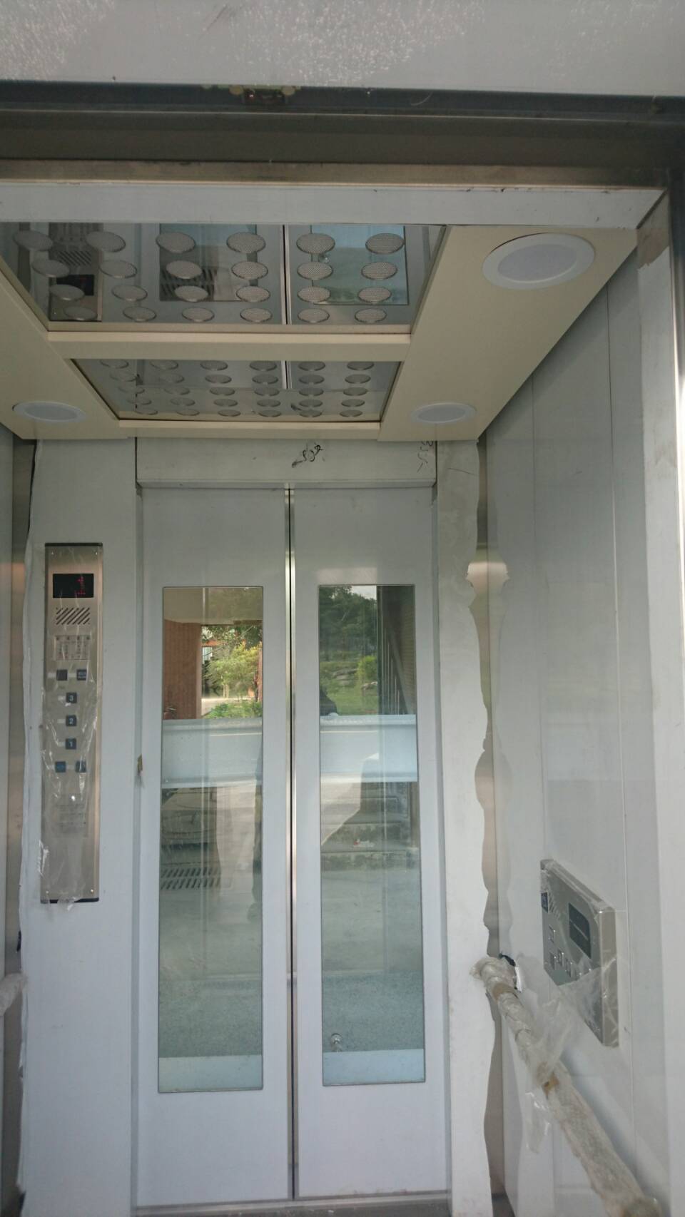 高公局透明電梯