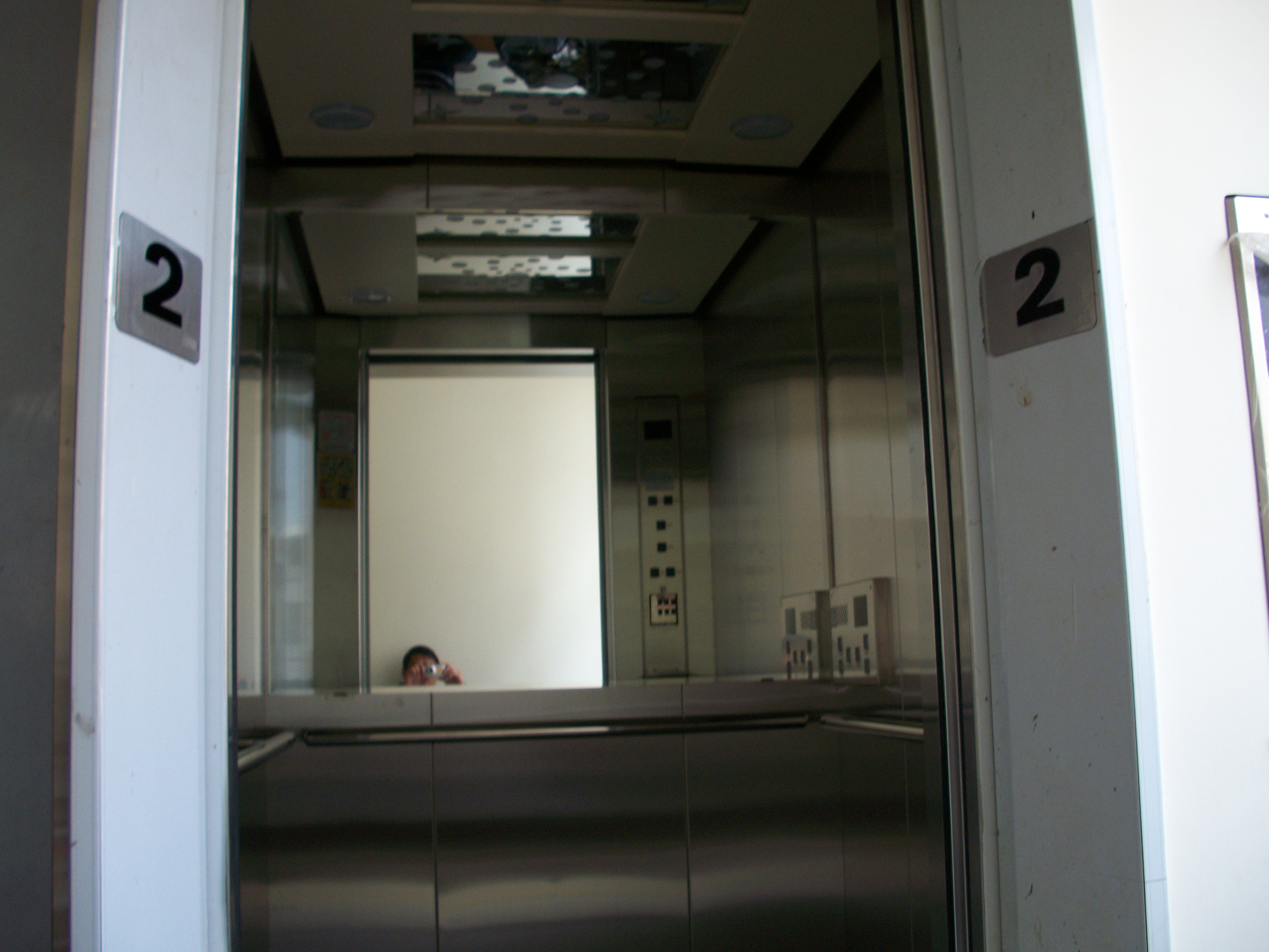 附設殘障語音電梯3