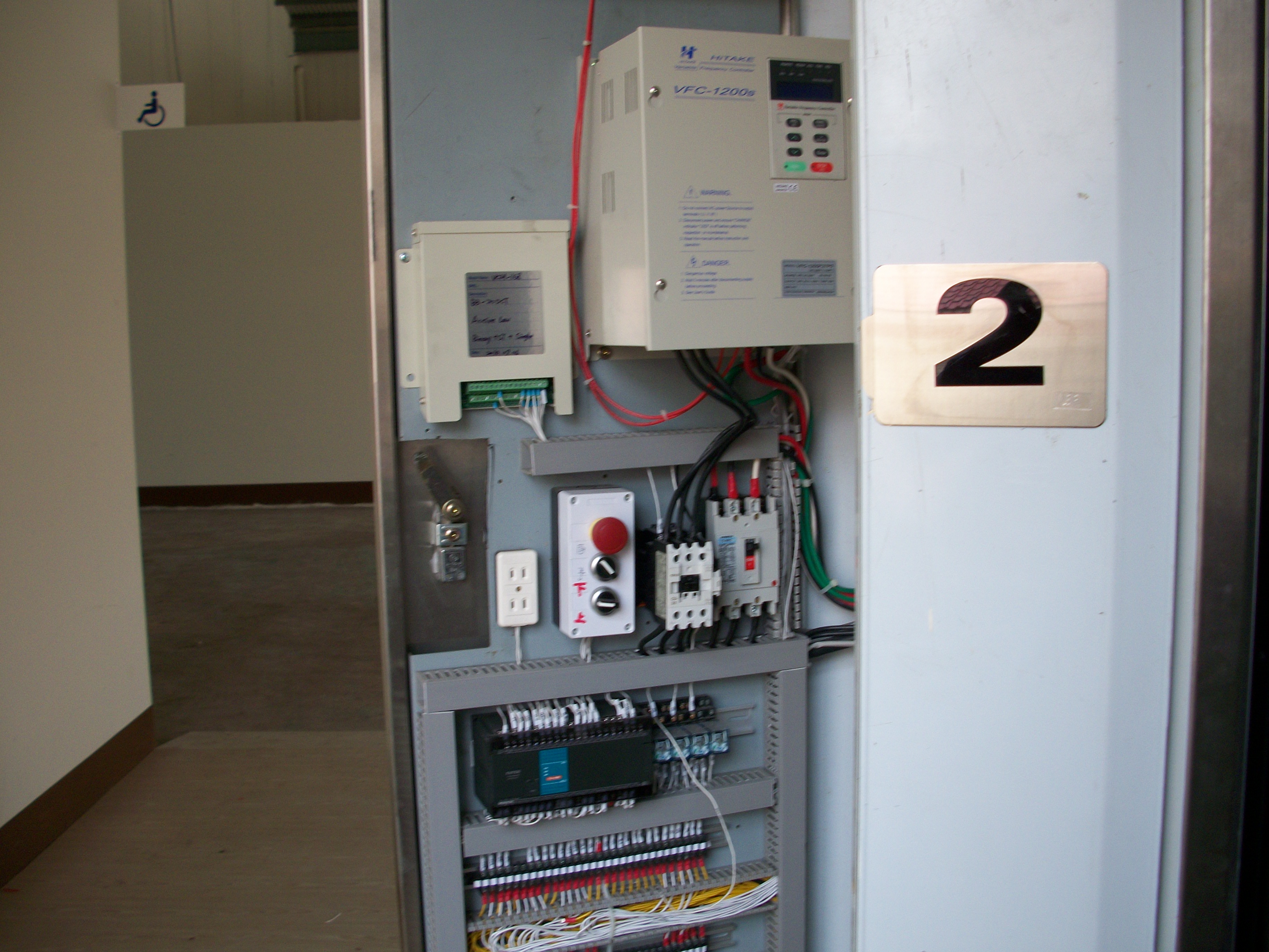 附設殘障語音電梯4