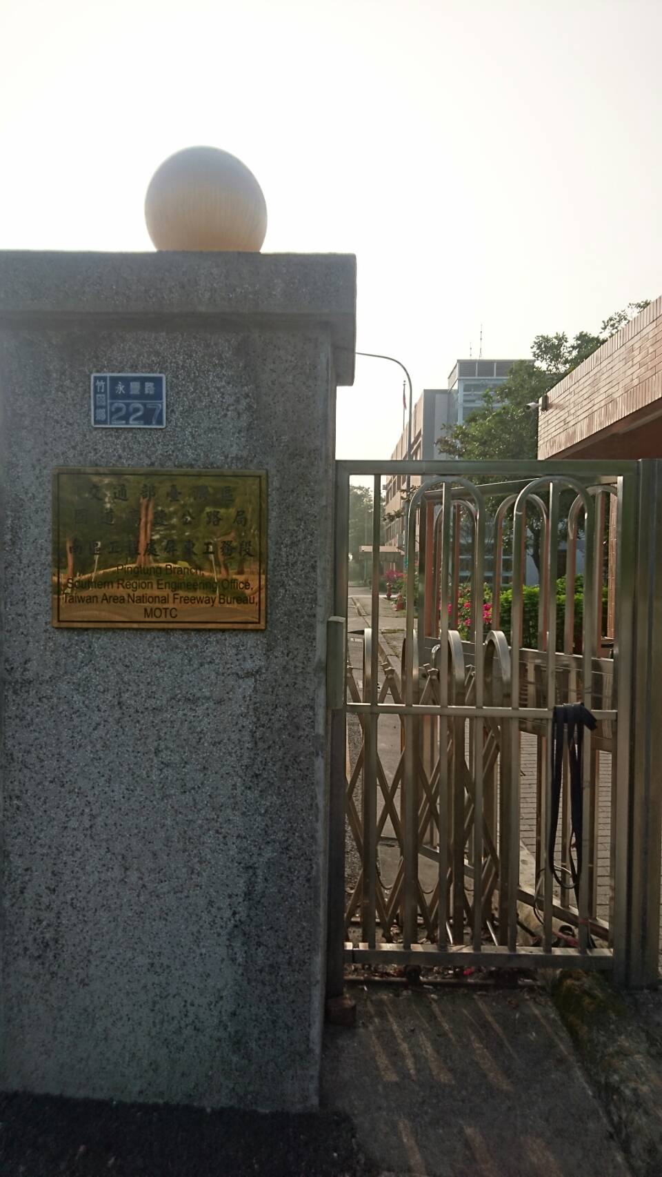 高公局透明電梯