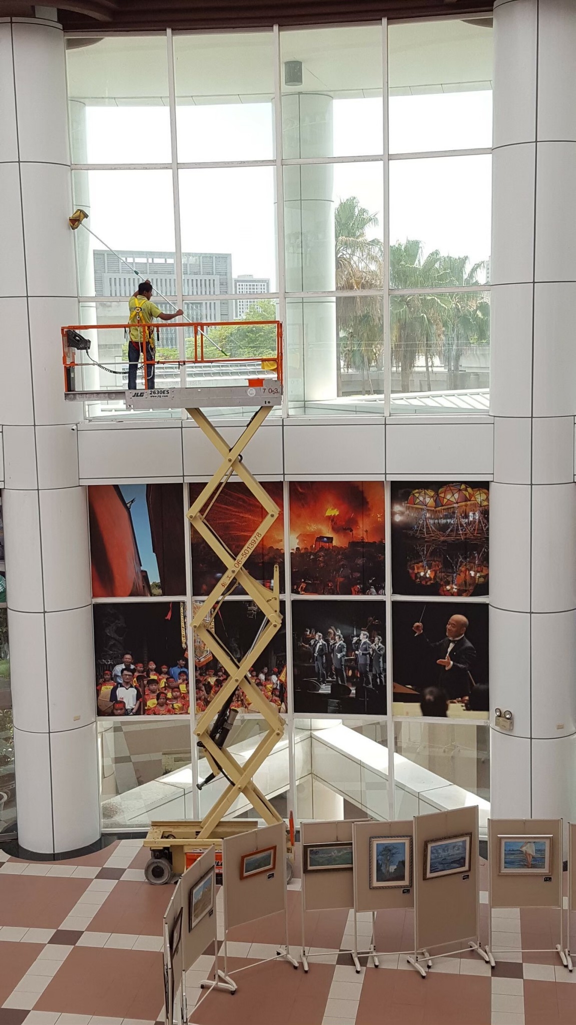 高空車玻璃清潔