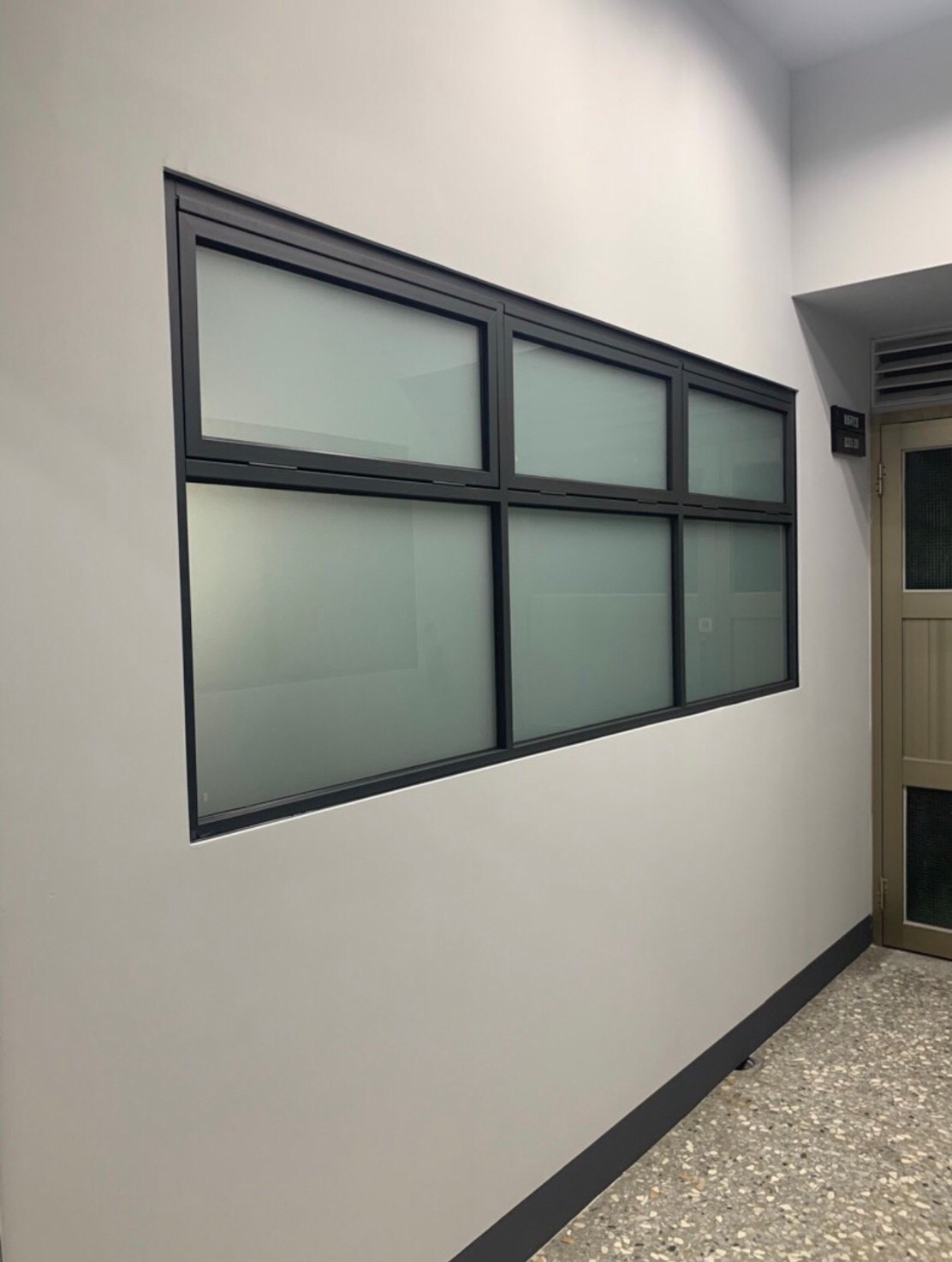 客製化鐵件-上掀式室內通風窗