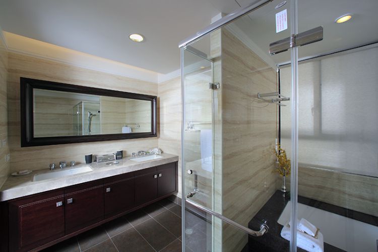 曹公館-主臥浴廁