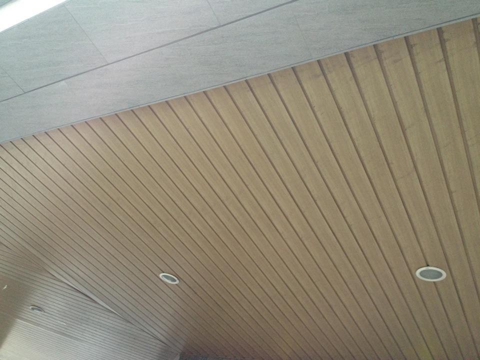 高雄防颱卡麗板、防水防鏽、表面木紋貼造型