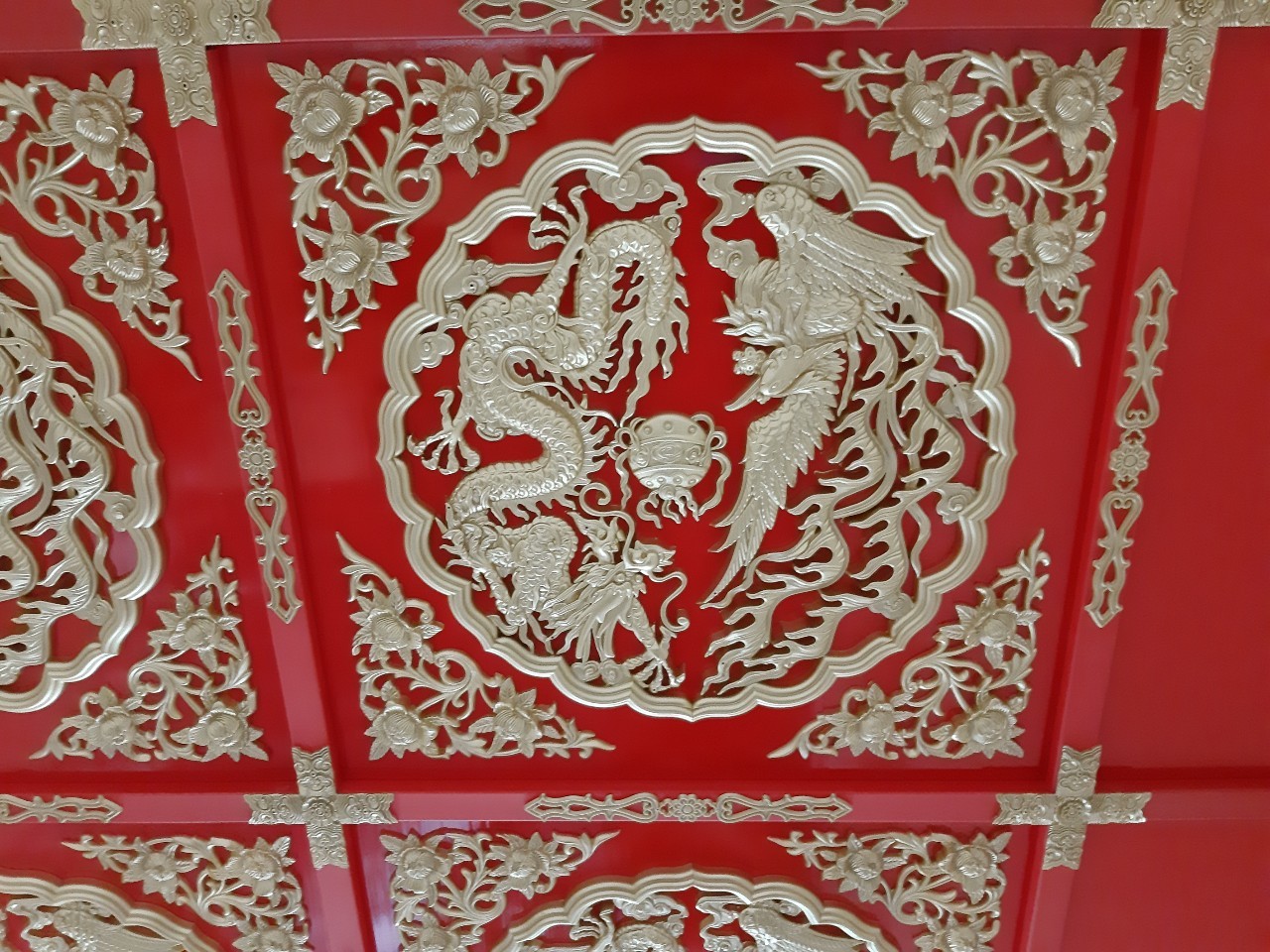 高雄天花板立體突