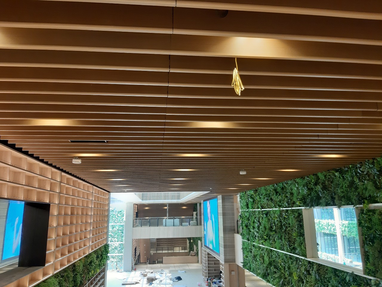 高雄悅誠廣場誠品書店、騎樓鋁棧板防颱企口_210107_7