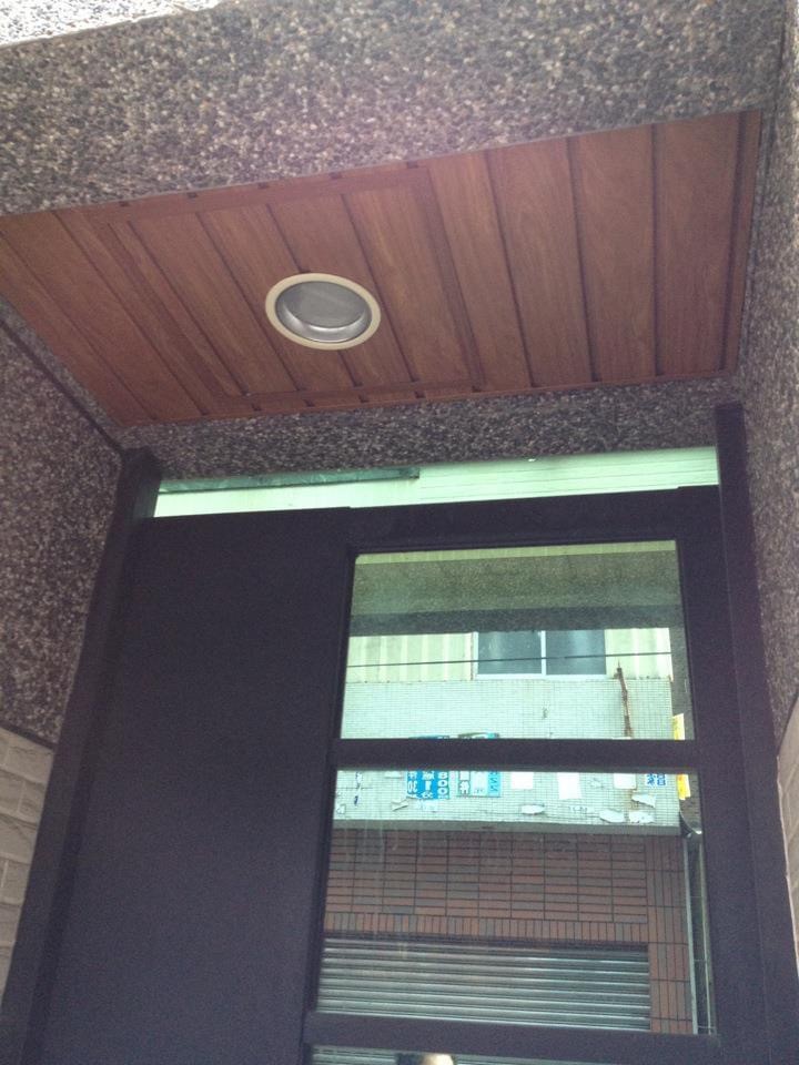 高雄防颱卡麗板、防水防鏽、表面木紋貼造型