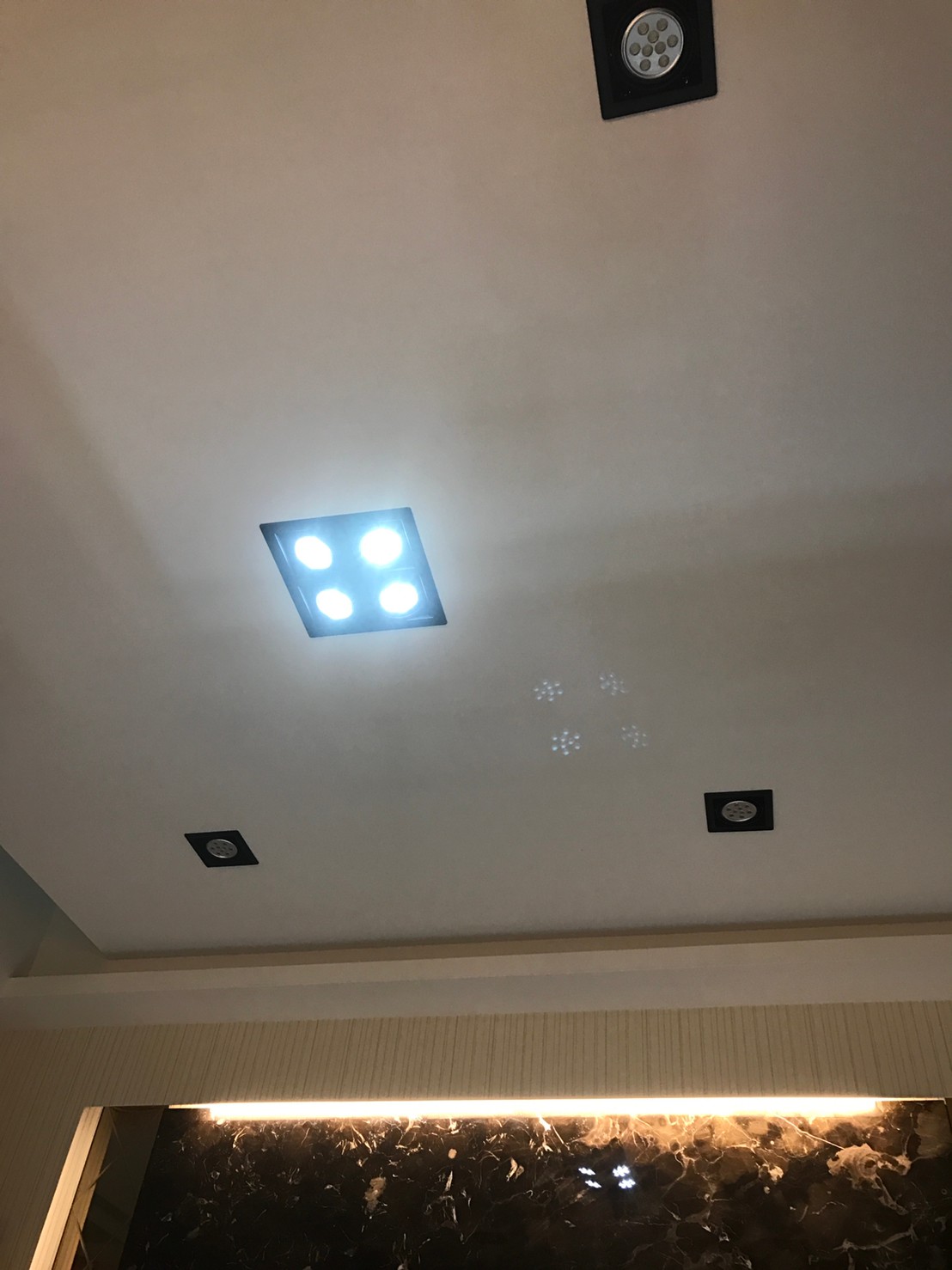 高雄住家暗架造型層板天花板