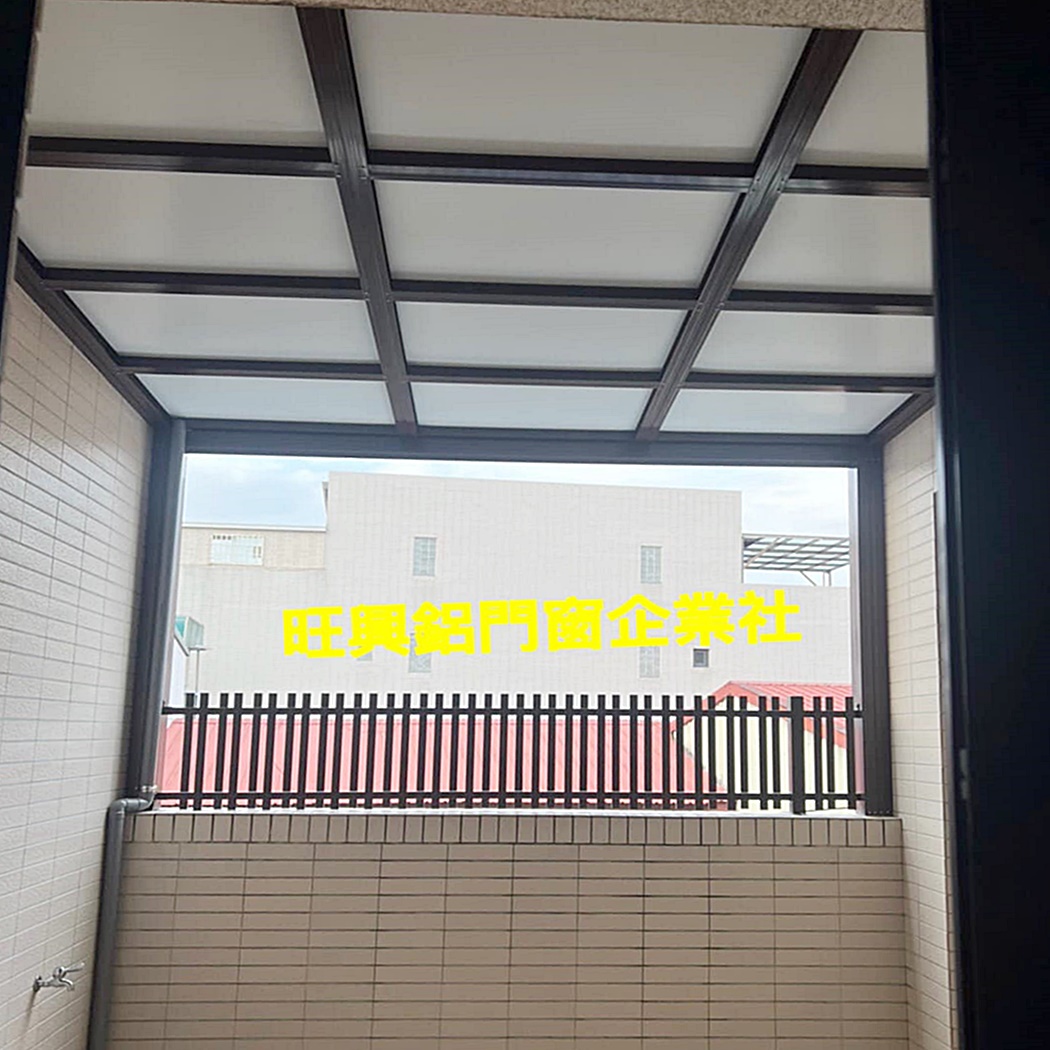 採光罩施工完成