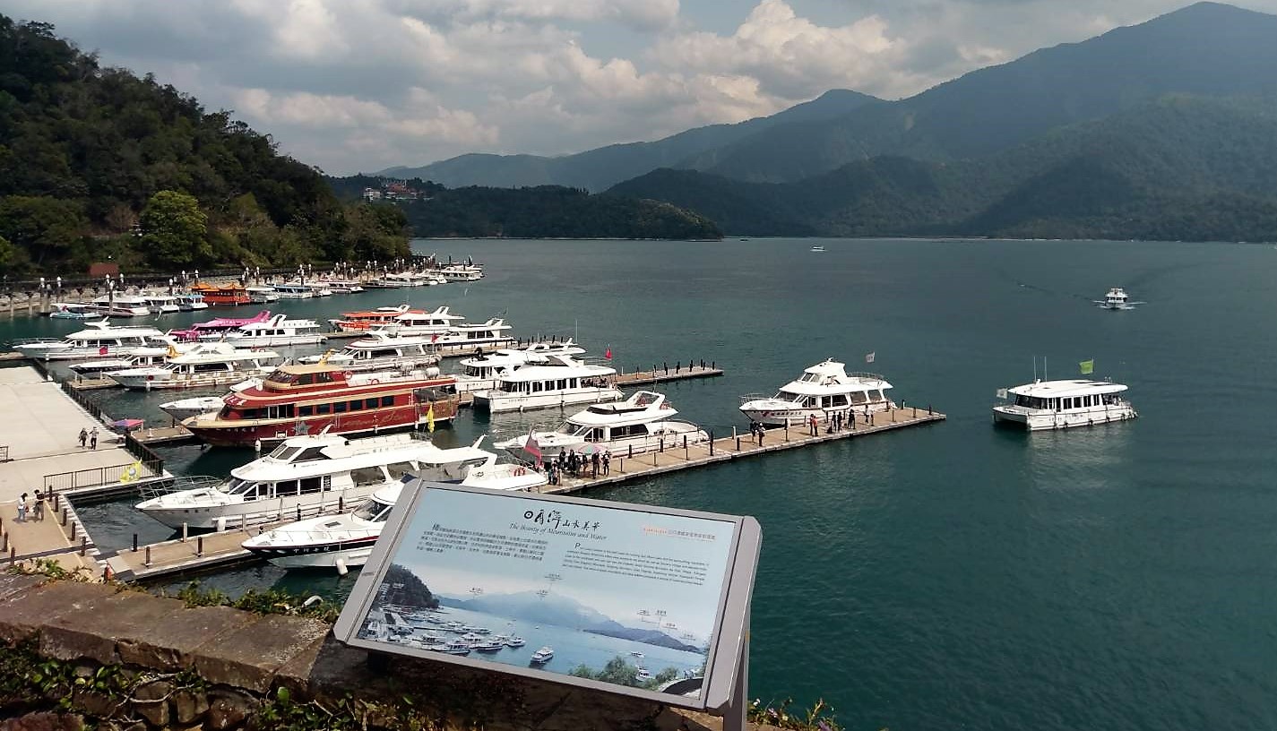 日月潭旅遊包車