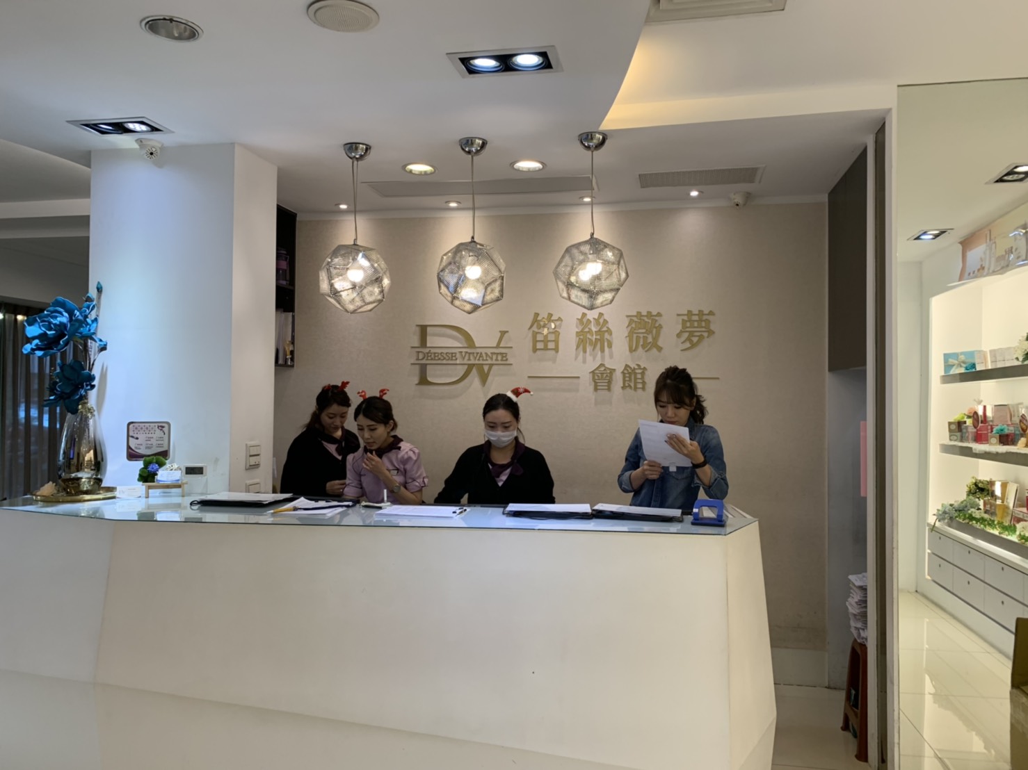 笛絲薇夢-壓克力烤漆字