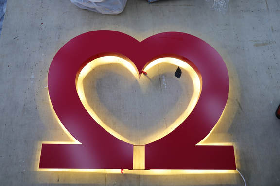 美樂美髮-配合指定的色票特製旋轉燈