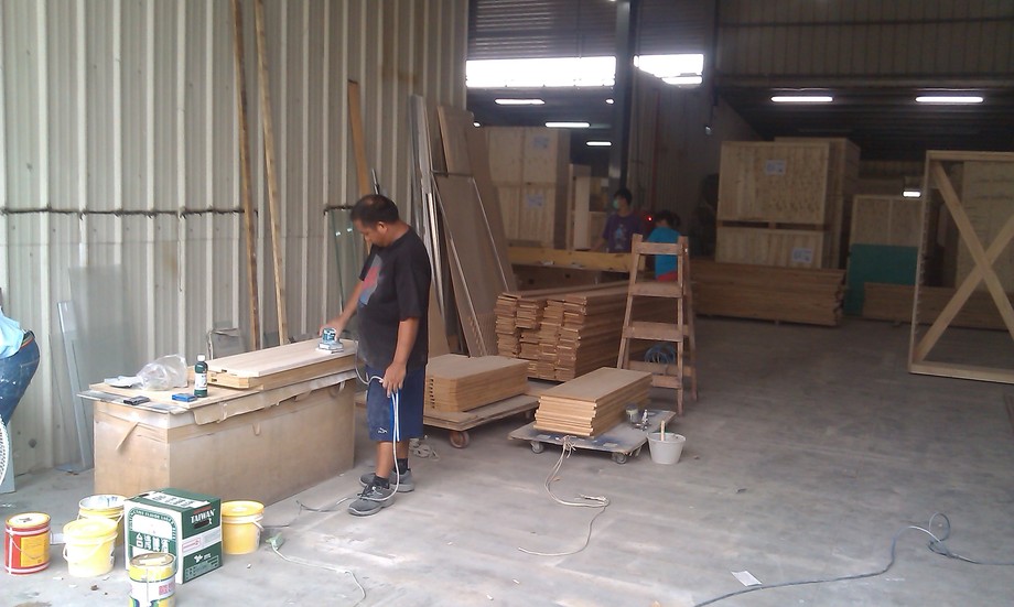 商場專櫃油漆噴漆(新光三越)