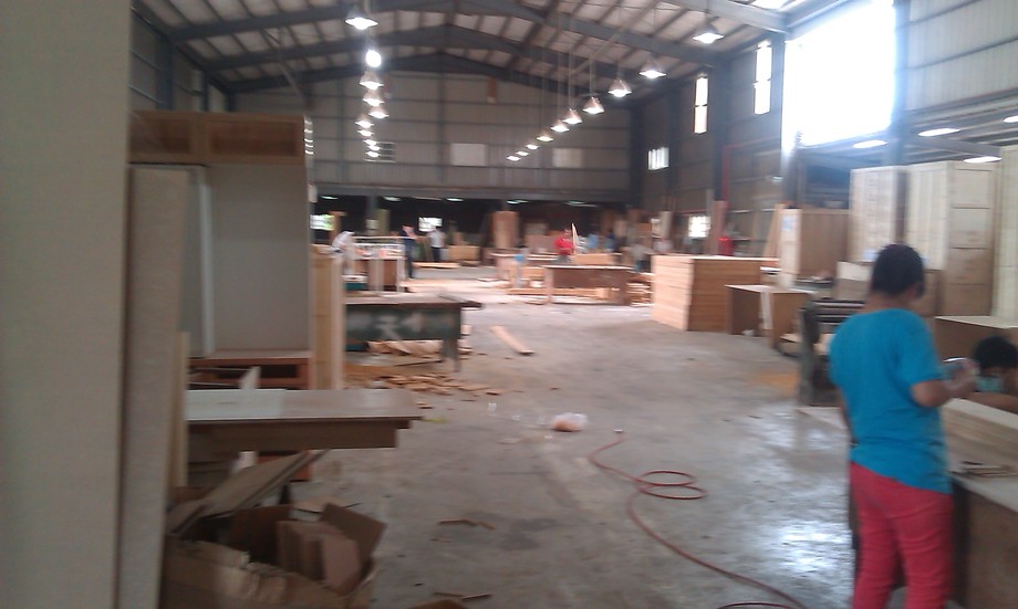 商場專櫃油漆噴漆(新光三越)