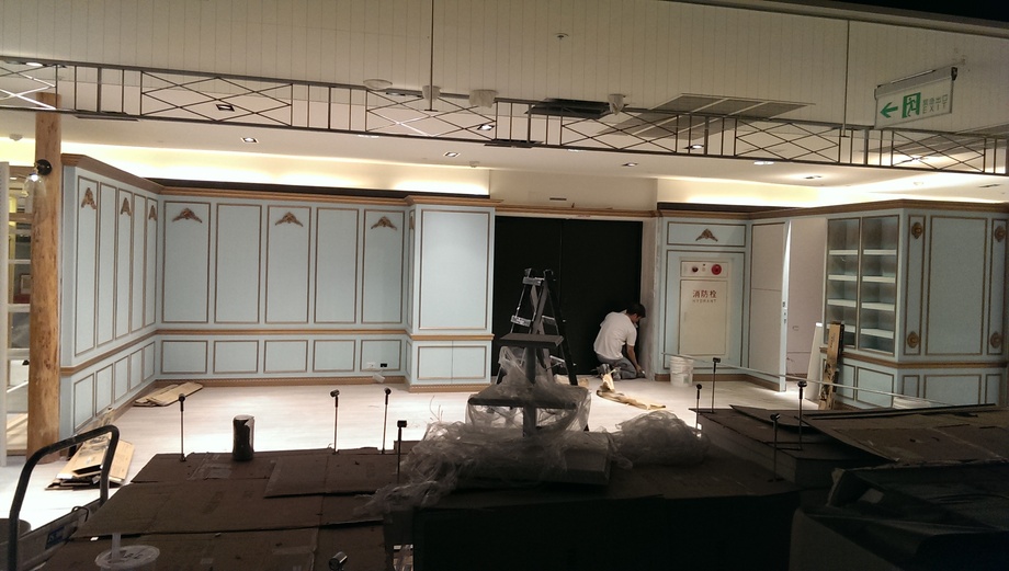 商場專櫃油漆噴漆(新光三越)