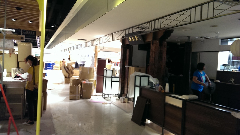 商場專櫃油漆噴漆(新光三越)