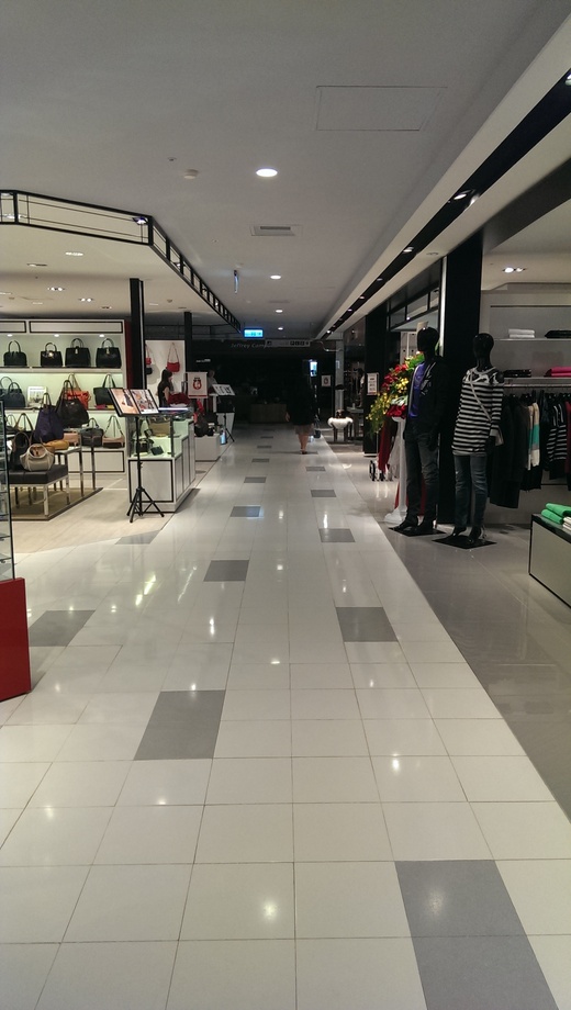 商場專櫃油漆噴漆(新光三越)