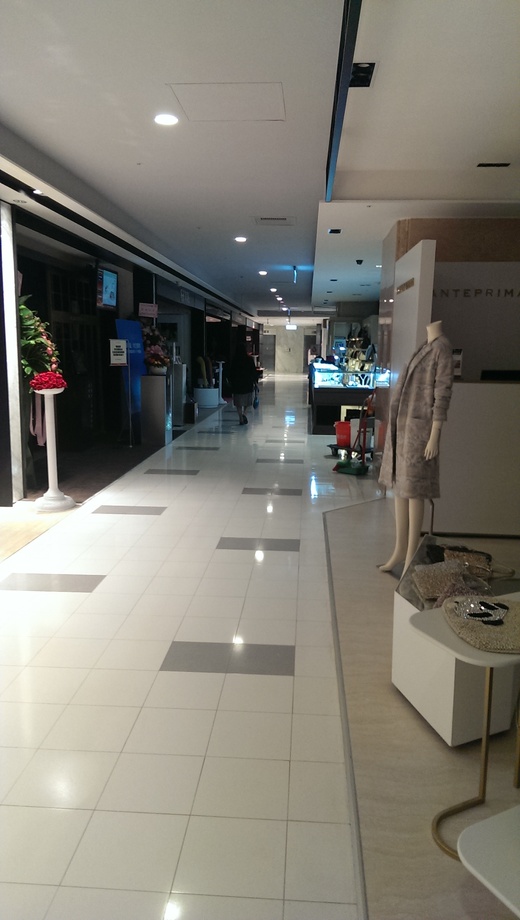 商場專櫃油漆噴漆(新光三越)